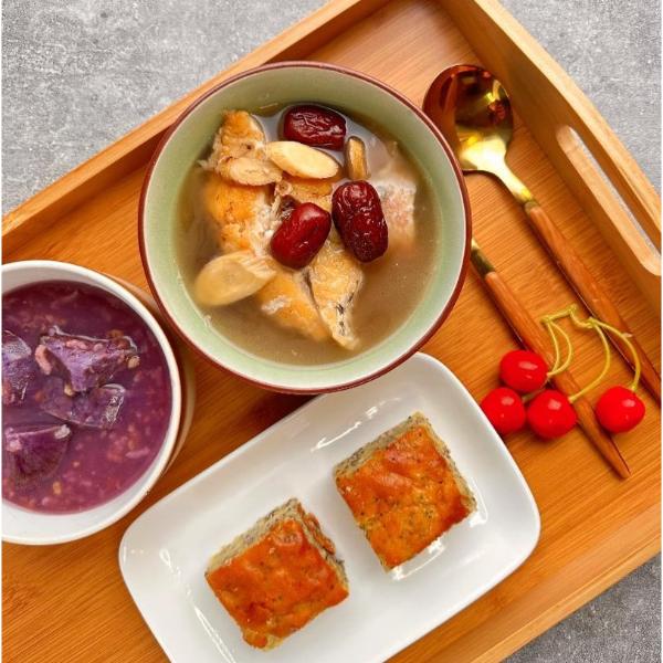 Breakfast and snack options included in Healthy7 pregnancy loss recovery meals