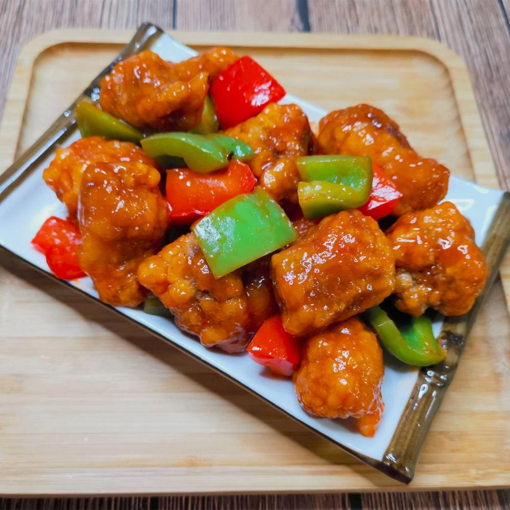Sweet &amp; Sour Pork prepared fresh for healthy family meal delivery in Toronto and the GTA | Healthy7 Meals